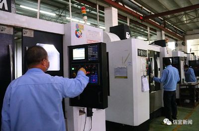 信宜:動起來了!生產(chǎn)機(jī)器動起來了!