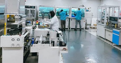 長虹 “智改數(shù)轉(zhuǎn)”蝶變記，電子材料生產(chǎn)煥新篇